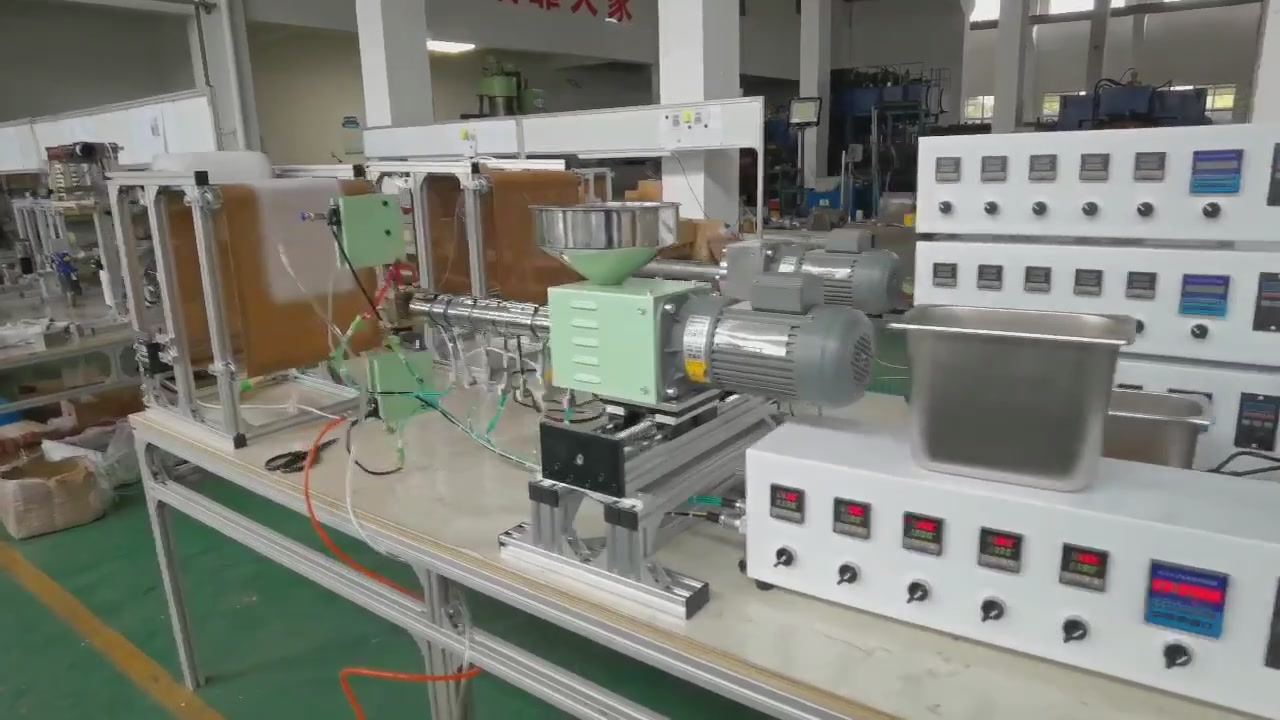 Melt blown experiment extrusion